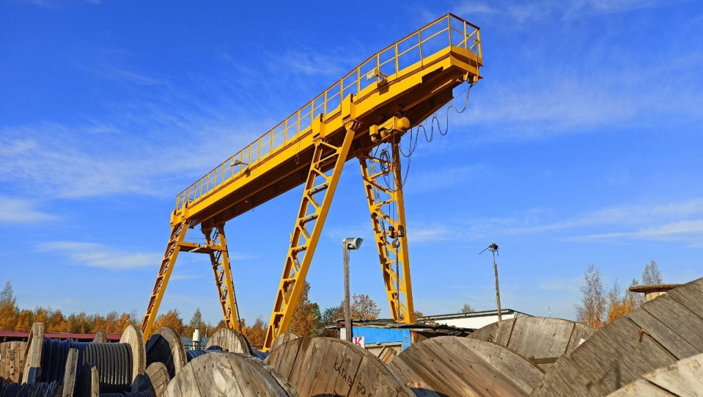 Складское оборудование РКБ, погрузка кабеля на барабане